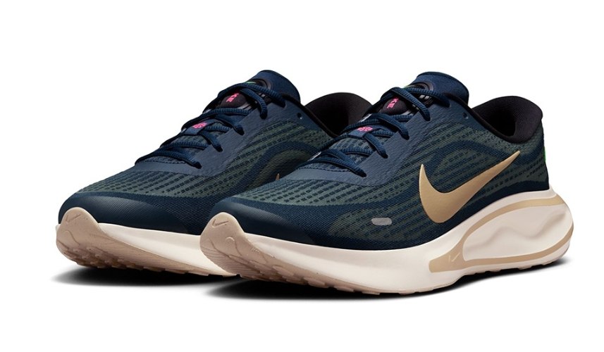 נעלי נייק Nike Journey Run כחול זהב
