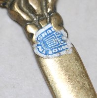 פותחן מכתבים עשוי פליז, עם אשכולות ענבים, חן חולון, וינטאג' ישראל שנות ה-60