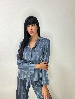 פיגמה מכופתרת סאטן strips