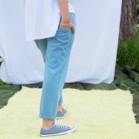 מכנסיים מדגם נורית מבד פרנץ טרי בצבע תכלת