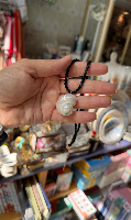שרשרת קונכיה חבל שחור