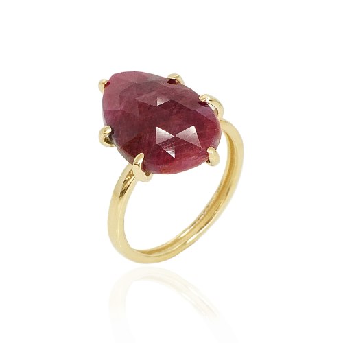 טבעת זהב ואבן ספיר אדום בעיצוב פריסטייל