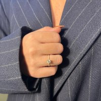 טבעת אירוסין משובצת יהלומים 0.85 קראט