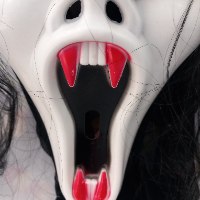 מסכה  הצעקה מפחידה כולל שיני דם