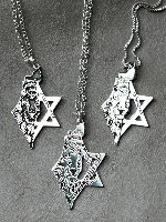 שרשרת עם כלביא