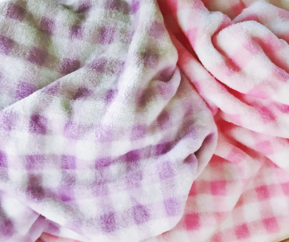 שמיכה לתינוקות מחממת רכה ומלטפת דגם משבצות