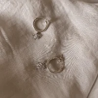 עגילי מרלין | עגילי חישוק תליון לוטוס