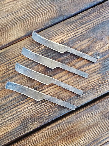 להב לhook knife  של adam ashworth