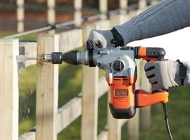 Black+Decker BEHS03K-QS 1250W – פטישון עוצמתי עם בקרת עומק קידוח.