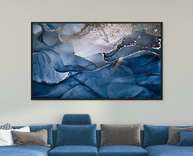 "Deep Blue" תמונת קנבס אבסטרקטית, הדפס בצבע כחול עמוק בסגנון ציור עם דיו אלכוהולי ממוסגר ומוכן לתליה