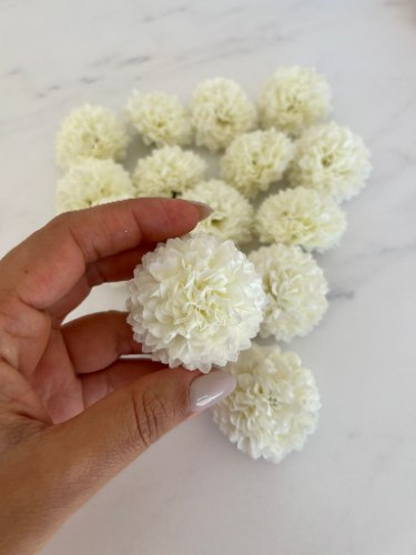 פרחי משי פונפון 5.5 סמ- צבע לבן