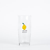כוס זכוכית ריחוק חברתי זה החיים
