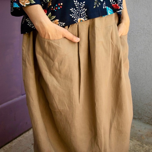 חצאית ארוכה מדגם אילה מפשתן בצבע חום - אחרונה במלאי במידה 16