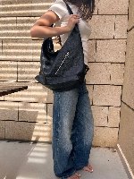 תיק צד נשים עשוי עור 