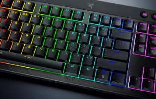 מקלדת גיימינג מכנית אלחוטית Razer BlackWidow V4 Low-Profile Tenkeyless עם Bluetooth – תמונה 3