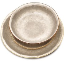 סט כלי אוכל פורצלן 18 חלקים Berlinger Haus Champagne BH10304 – שתי צלחות עגולות בגוון שמפניה עם שוליים מוזהבים
