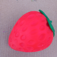 סקווישי  נידו תות להפגת מתחים -  Squishy Nido Strawberry TG-315-2