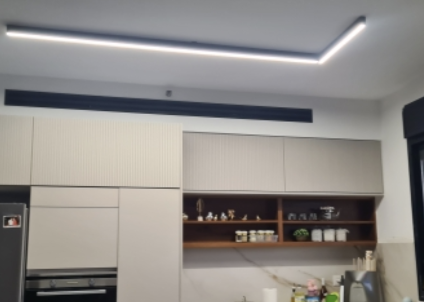 חוות דעת - גוף תאורה צמודה תקרה אלומיניום במגוון צבעים וגדלים דגם Strip