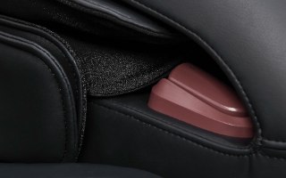 iRest luxury massage chair with smart body scan technology