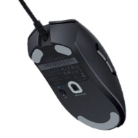 עכבר גיימינג ארגונומי חוטי Razer DeathAdder V3 – פריט בודד שחור המוצג מלמטה עם רפידות אפורות ולחצן DPI