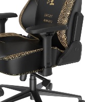 תקריב על ידית מתכווננת בכיסא גיימינג DXRacer Craft Lucky