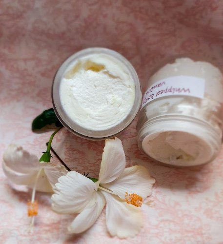 whipped body butter חמאת גוף מוקצפת בניחוח לימון לילך