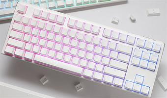 דאקי One 3 RGB TKL Pure White – מקלדת מכנית לבנה מרהיבה
