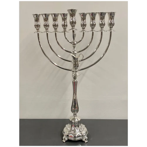 חנוכייה בציפוי כסף טהור בשילוב כד שמן דגם חלק