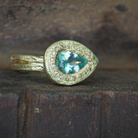 Mint Green Beryl and Diamonds Ring
