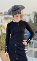 כובע מעוצב בצבע שחור בסגנון שנות העשרים