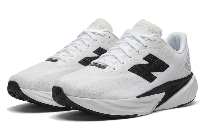 נעלי ניו בלאנס New Balance FuelCell לבן שחור