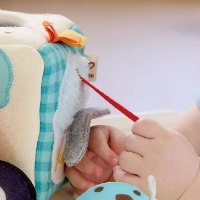 קוביית פעילות רכה – אוטו גלידה סנסורי