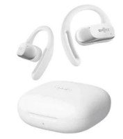אוזניות אלחוטיות צבע לבן Shokz OpenFit Air – שני אוזניות לבנות עם תפס אוזן ומארז טעינה לבן מונחים על רקע לבן טעינה