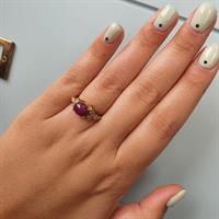 טבעת זהב לאישה בסגנון וינטאג' בשילוב רובי ויהלומים