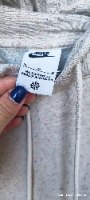קפוצ'ון סווטשירט מנוקד של Nike – שמנת / אפור בהיר | מידה M
