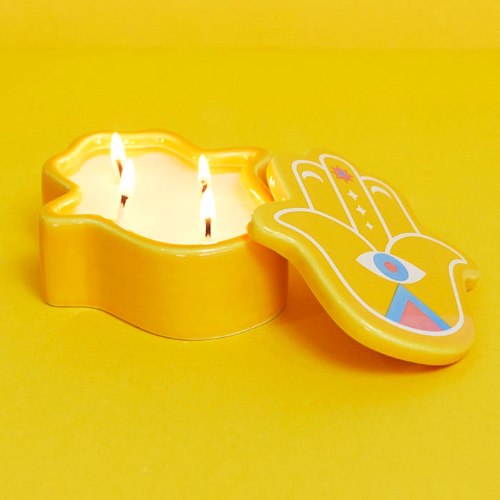 נר בקופסת קרמיקה חמסה צבעונית Lucky Hand – צהוב - מארז לא מושלם