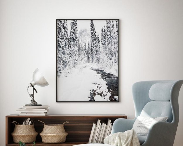 תמונת קנבס הדפס של נחל ויער מושלג "Winter Creek" |בודדת או לשילוב בקיר גלריה | תמונות לבית ולמשרד