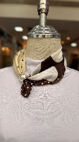 צעיף שרשרת פנינה נקודות חום בז׳