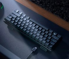 מקלדת גיימינג קומפקטית Razer Huntsman Mini Purple Switch עם מתגים אופטיים קליקיים – תמונה 3