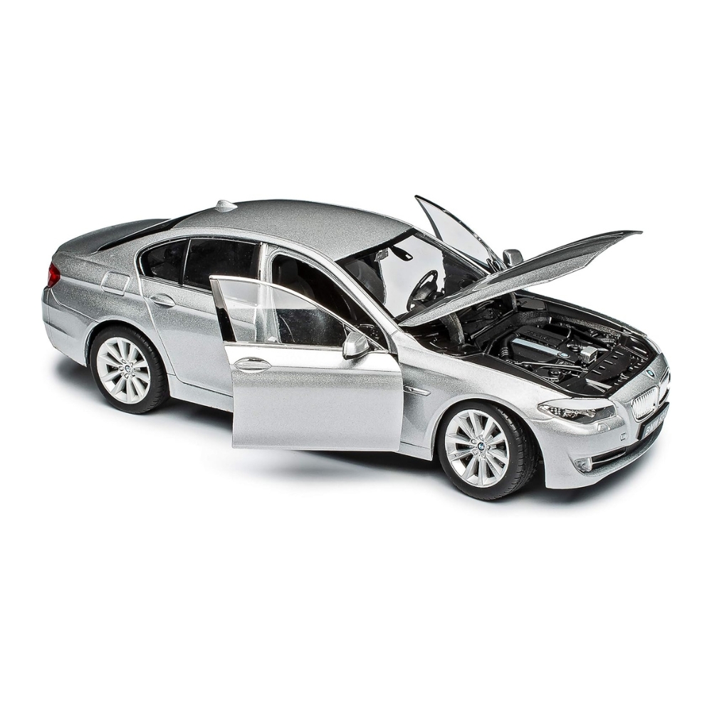 דגם מכונית BMW 535i כסף וולי 1:24