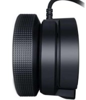מצלמת רשת עם טבעת תאורה מתכווננת Razer Kiyo – מבט צד על טבעת התאורה המוגבהת וכבל המחובר