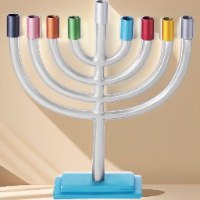 חנוכייה לנרות אלומיניום מהודרת עם קנים כסף נצנץ
