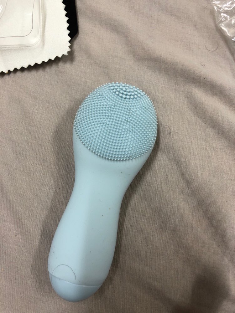 חוות דעת - מברשת חשמלית לניקוי פנים- E.brushclean