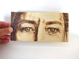 אתגר "של מי העיניים?" #2 צריבה על עץ- פירוגרפיה