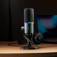 מיקרופון דינמי לגיימרים עם תאורת RGB וחיבורי USB Type-C ו-Razer Seiren V3 Pro XLR – פריט בודד המואר בתאורת RGB צבעונית