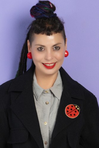 סיכת דש רזין וינטאז' חיפושית שטוחה גדולה
