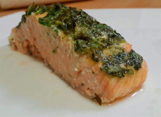 סלמון בעשבי תיבול ולימון        Salmon with herbs and lemon