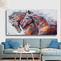 תמונת קנבס הדפס ציור סוסים צבעוניים "הסוסים הדוהרים" | הדפס ציור לבית | תמונת קנבס לרוחב