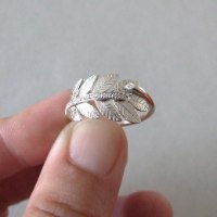 טבעת עלים עם יהלומים מזהב 14K
