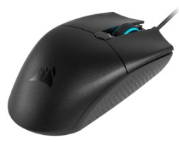 עכבר גיימינג חוטי Corsair Katar Pro – מבט מלמעלה-ימין על עכבר שחור עם גלגלת מוארת כחול